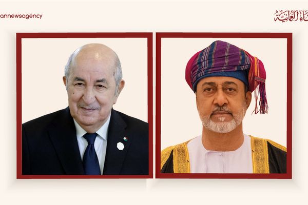 جلالةُ السُّلطان يُهنّئ الرّئيس الجزائري
