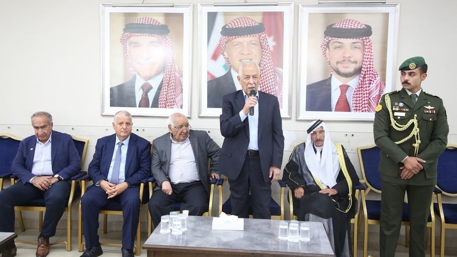 مندوبا عن الملك وولي العهد.. العيسوي يعزي عشيرة المعايطة