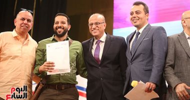 نقابة الصحفيين تبدأ تسليم تأشيرات الحج لبعثة النقابة..صور