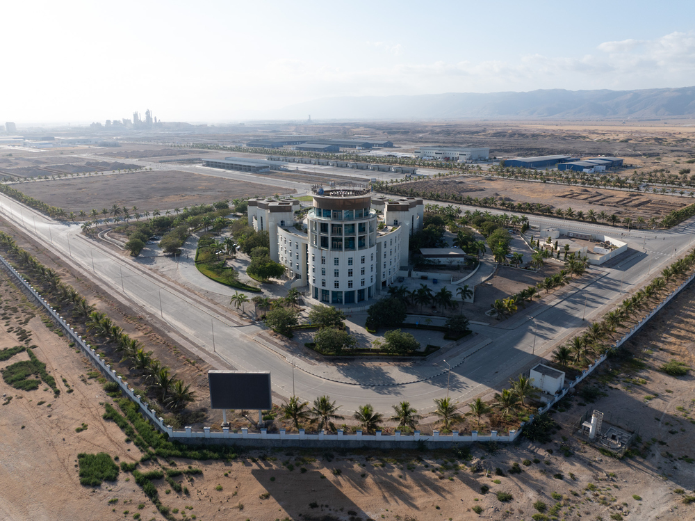 تشغيل 3 مصانع جديدة بالمنطقة الحرة بصلالة