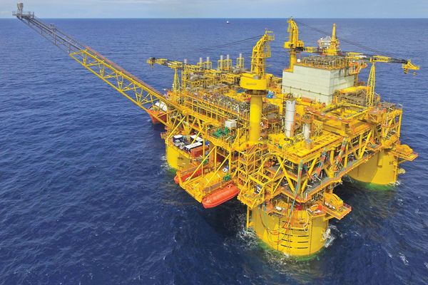 النفط يرتفع 3 %.. وسط مخاوف اضطراب الإمدادات