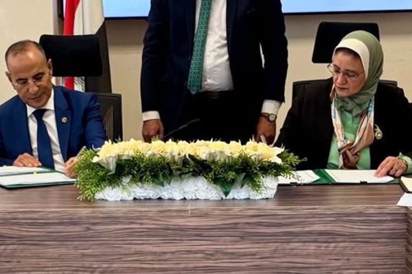 "المصرية لنقل الكهرباء" توسع شبكاتها لخدمة مشروعات شرق العوينات