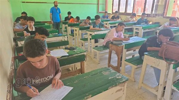 رابع أيام الامتحانات، طلاب الشهادة الإعدادية بالشرقية أمام اختبار اللغة الأجنبية