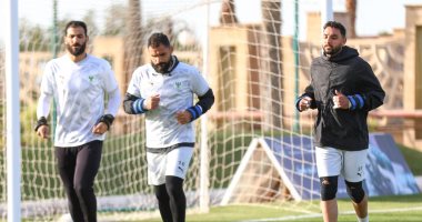 المصري يفاضل بين محمود حمدي وعصام ثروت لحراسة المرمى قبل مواجهة الأهلي
