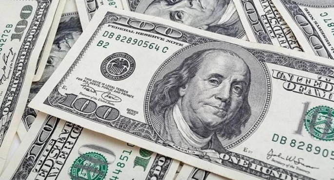 الدولار يحافظ على أعلى مستوياته فى أكثر من شهرين وسط ترقب الاتفاق الأمريكى الإيرانى