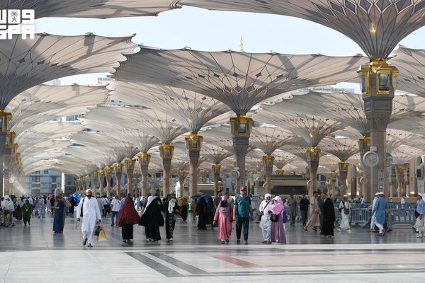 المدينة المنورة تودّع أفواج الحجاج وتستقبل رحلات المعتمرين