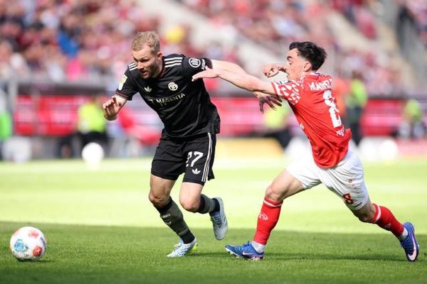 بايرن ميونخ يتوج بالدوري الألماني بفوز صعب على ماينز