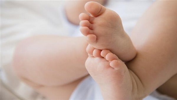 الصحة تؤكد: لبن الأم وحده كافٍ للطفل في أول 6 أشهر.. ويجب الحذر من أي سوائل أخرى