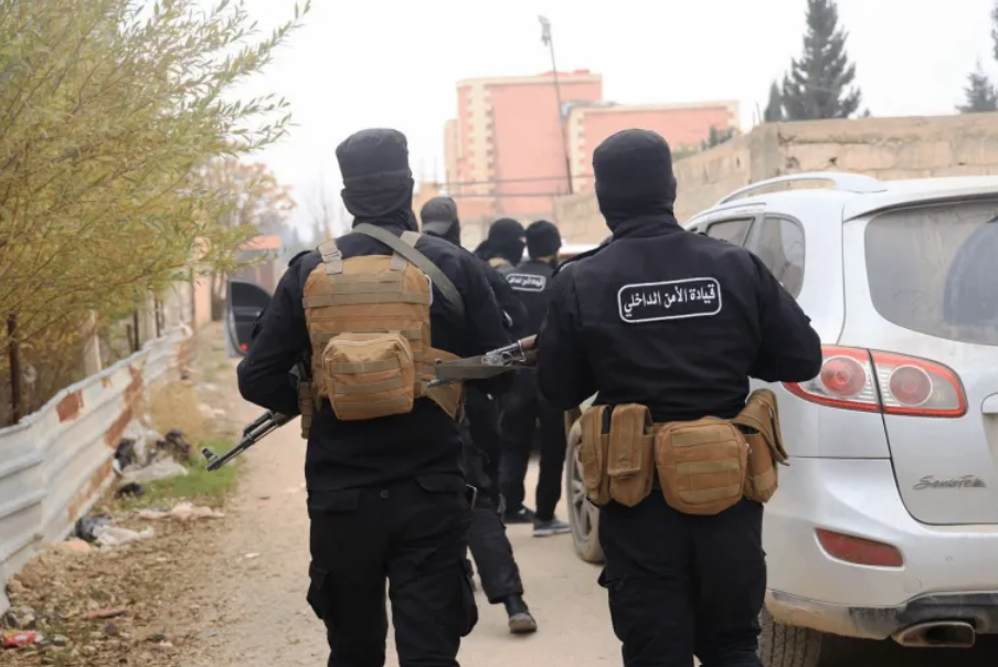الأمن الداخلي يوقف ثلاثة أشخاص بريف دمشق بقضية سرقة واعتداء ببيروت