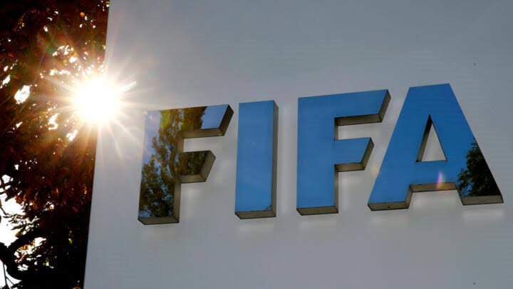 الفيفا يحظر استخدام أبواق الفوفوزيلا الشهيرة في كأس العالم