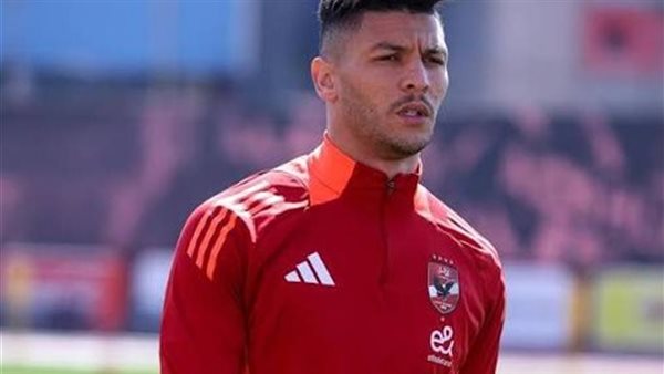 أزمة دفاعية داخل الأهلي.. مستقبل أشرف داري بين الالتزامات المالية والغموض الفني