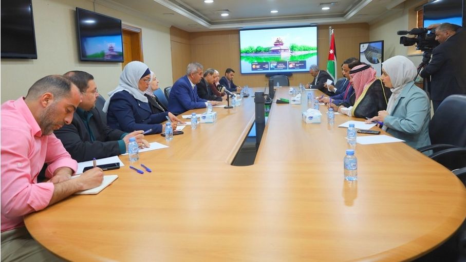 "الطاقة النيابية" تزور وزارة الطاقة وتبحث استراتيجية القطاع 2025–2035