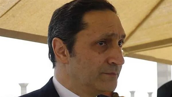 علاء مبارك يثير الجدل بظهور غامض لهلال رمضان اليوم في الغردقة، والنشطاء