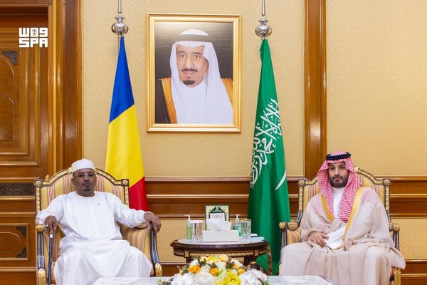 ولي العهد يلتقي رئيس جمهورية تشاد