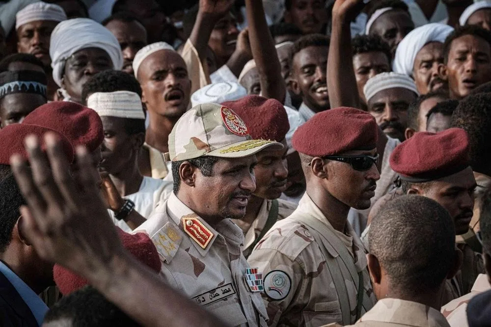 الإنتربول يصدر نشرة بحق شقيق حميتي المدرج على قائمة العقوبات