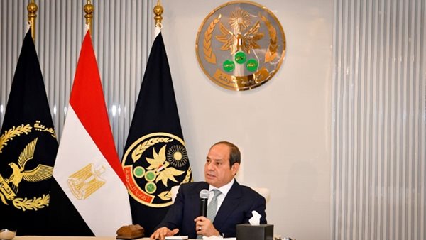 السيسي يشارك في حفل إفطار أكاديمية الشرطة، يؤكد أن مصر أمانة في رقبة الداخلية.. الخمسة عشر عاما الماضية شهدت انهيار دول.. الجهل أخطر ما يواجه أي أمة