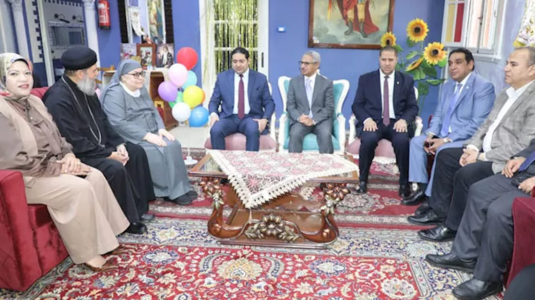 محافظ بني سويف يزور دار أيتام "صديقات الكتاب المقدس"