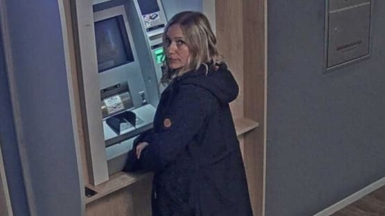 الشرطة الألمانية تطارد شقراء يُشتبه بسرقتها مبالغ ضخمة من حسابات مصرفية