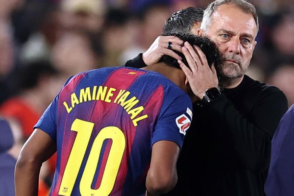 يامال: الغياب عن برشلونة يؤلمني وأثق في زملائي