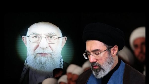 سلطان عمان يبعث برقية تهنئة لـ مجتبى خامنئي بتوليه منصب المرشد الإيراني