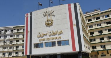 محافظ أسوان يصدر قرارات تنظيمية داخل الديوان العام والوحدات المحلية