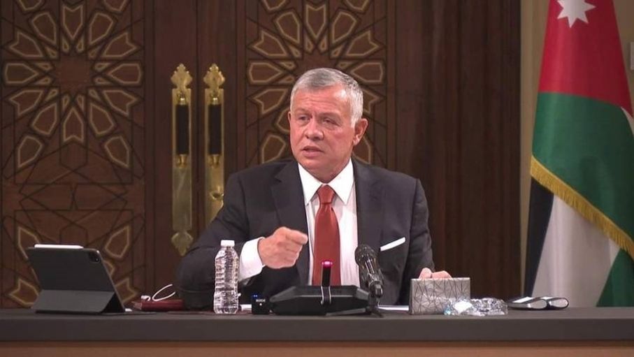 الملك والرئيس اللبناني يؤكدان ضرورة دعم جهود خفض التصعيد في ال...