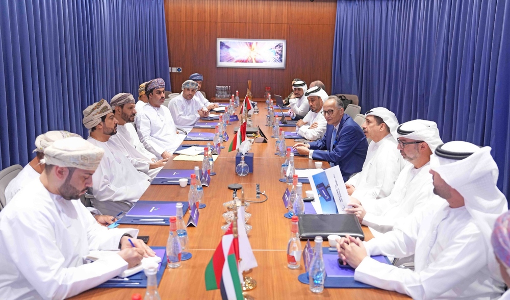 بحث تعزيز التعاون في المناطق الاقتصادية والحرة والمدن الصناعية بين سلطنة عُمان والإمارات
