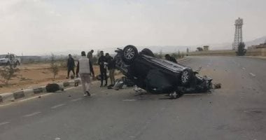 إصابة 4 أشخاص فى انقلاب سيارة ملاكى على الطريق الدولى الساحلى بشمال سيناء