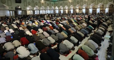 مساجد مصر تستعد لصلاة التهجد فى العشر الأواخر من الشهر الفضيل.. العلماء يؤكدون: أفضل وقت للتهجد هو الثلث الأخير من الليل.. لا تزيد عن 11 ركعة.. والفتاوى تتعدد حول أداء صلاة التهجد فى البيت أو فى المسج