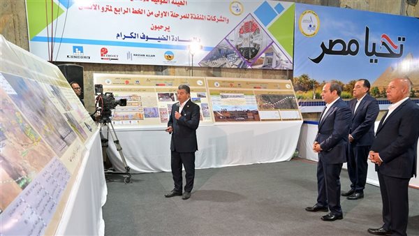 3 صور ترصد تفقد السيسي للأعمال الإنشائية لمشروع محطة مترو الأهرامات