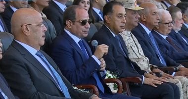 الرئيس السيسى: القيادة الاستراتيجية تعزز التنسيق والجاهزية.. الدولة قادرة على التعامل مع الأزمات.. مفهوم الدولة يتجاوز توفير متطلبات الحياة المعيشية اليومية.. استعراض المعدات والمنظومات جزء من إمكانات
