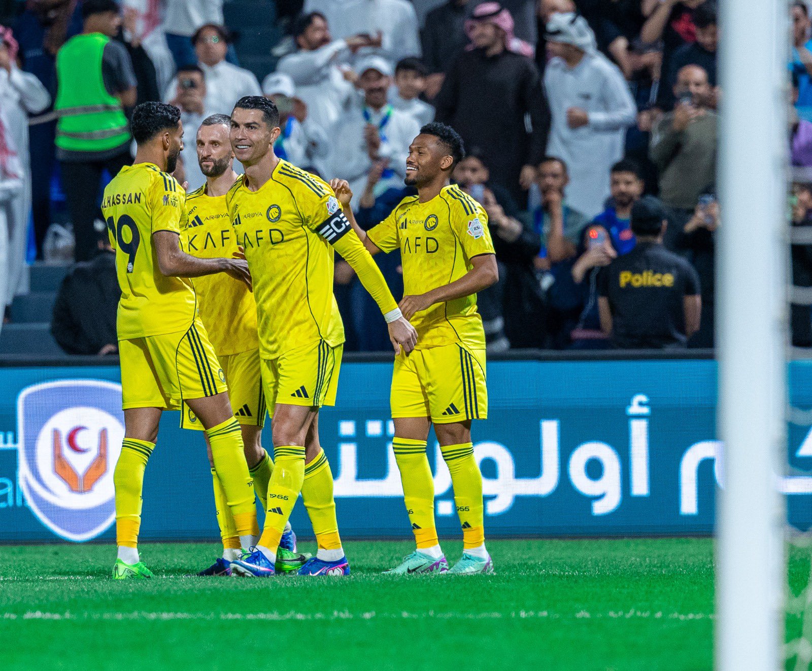 ‫في ليلة رونالدو.. النصر يتخطى عقبة الفتح بثنائية ويواصل مطاردة الهلال ‬