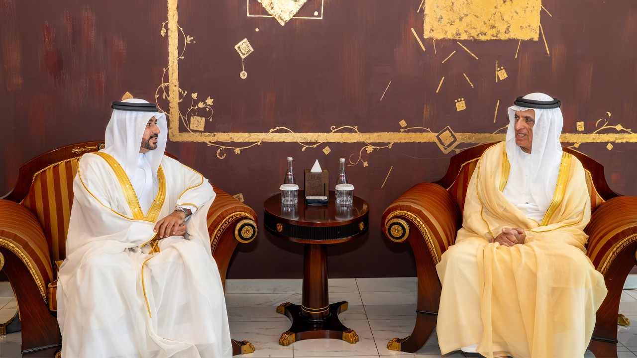 سعود بن صقر يبحث مع قنصل البحرين تعزيز العلاقات الأخوية