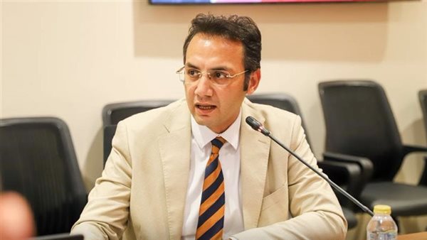 قرار جمهوري بتجديد الثقة في الدكتور طاهر نصر نائبا لمدير الأكاديمية الوطنية للتدريب