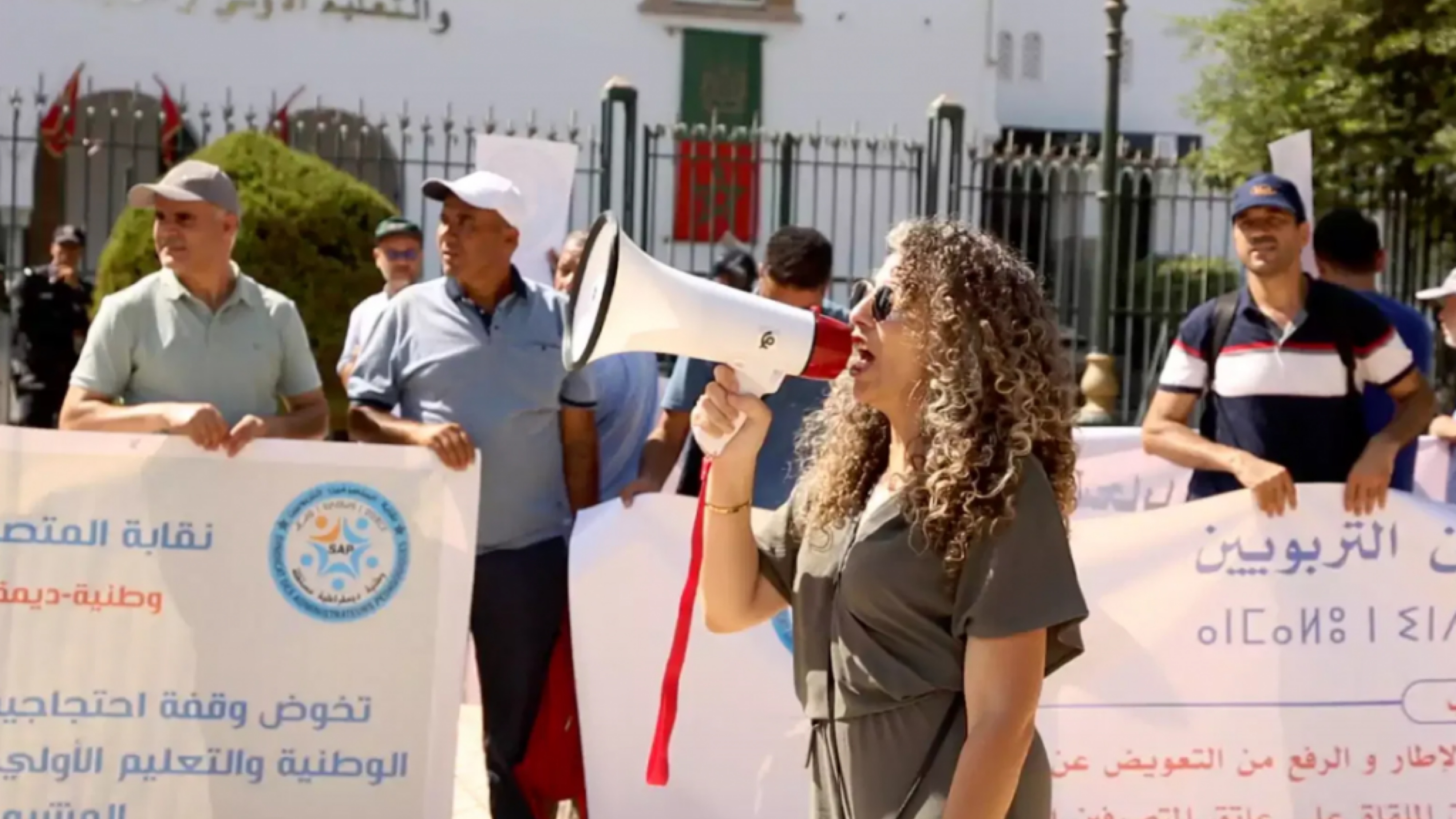 التنسيق النقابي للمتصرفين التربويين يصعّد.. مقاطعة التكوينات وإضراب وطني وإنزال أمام الوزارة