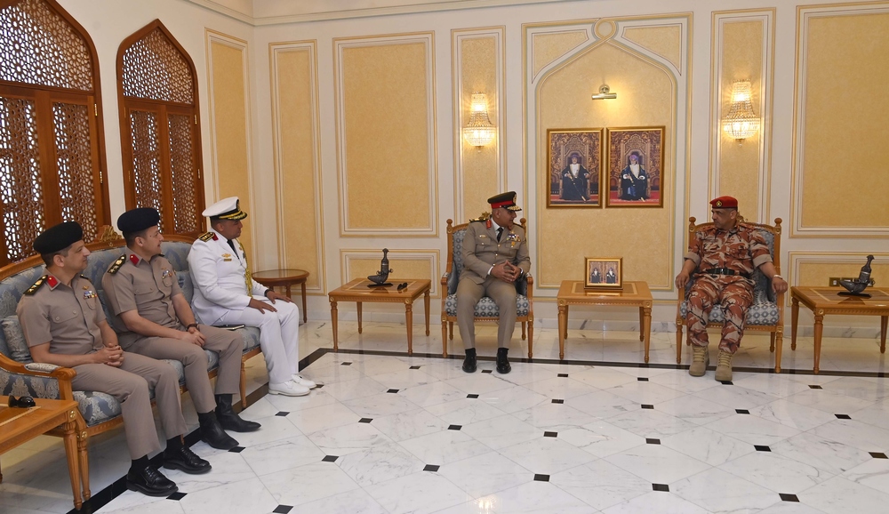 رئيس أكاديمية الدراسات الإستراتيجية والدفاعية يستقبل وفدًا عسكريًّا مصريًّا