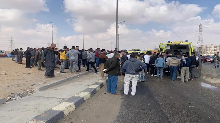 تكدسات مرورية بعد حادث تصادم 3 سيارات على الدائري