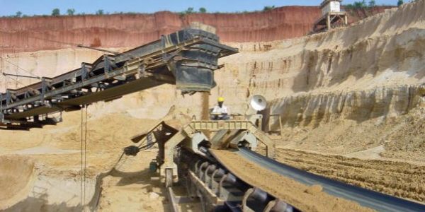 مكتب الهيدروكاربورات يكشف إنجاز 45 مشروعا خاصا للتنقيب عن المعادن الاستراتيجية والنفيسة