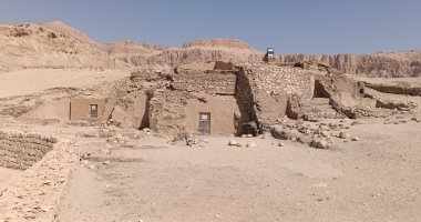 شاهد لحظة فتح مقبرتى أمنحتب وساموت فى جبانة الخوخة بالأقصر
