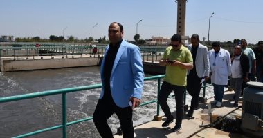 رئيس مياه الشرب بالجيزة يتفقد محطة معالجة صرف صحى أم دينار بمنشأة القناطر