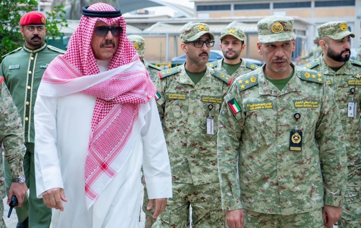 نائب رئيس الحرس الوطني يتفقد موقعاً تعرض لاستهداف بمسيّرات معادية