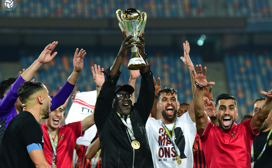 بالفيديو.. هكذا احتفل لاعبو اتحاد العاصمة بالكأس في غرف تغيير الملابس