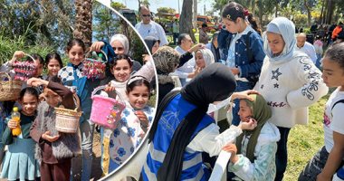 المصريون يحتفلون بـ شم النسيم.. زفاف عروسين على شاطئ ستانلى بالإسكندرية.. فنون شعبية بروح التراث فى نيل أسوان.. ورحلات نيلية بطول خط الصعيد.. بالونات وشوكولاتة لأطفال بحرى.. وطبل بلدى ومزمار فى القناط