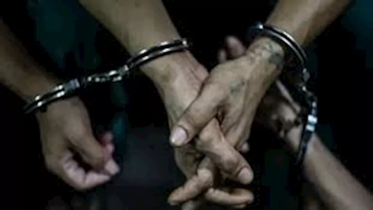 الأمن يكشف تفاصيل جريمة حرق شاب ويضبط المتهمين خلال ساعات