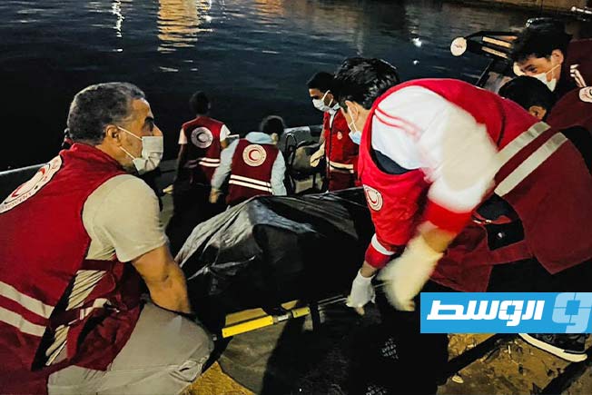 إنقاذ 7 مهاجرين وانتشال جثماين 17 آخرين قبالة ساحل طبرق