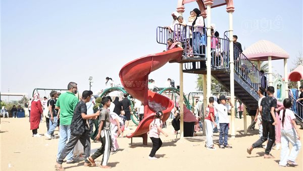 الملاهي متعة الصغار في رابع أيام عيد الأضحى بحديقة الأزهر (صور)