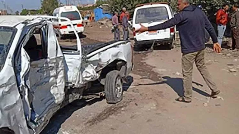 مصرع شخص وإصابة آخر في تصادم سيارتين بطريق بورسعيد