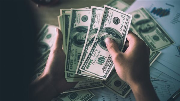 تراجع الدولار أمام الجنيه اليوم الثلاثاء 2 يونيو 2026 في بداية التعاملات البنكية