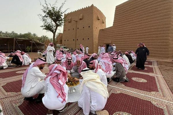 حائل تعايد بعادات وروح اجتماعية متوارثة