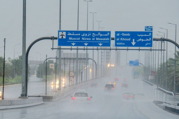 سلطنة عُمان تتأثر بأخدود من منخفض جوي بدءًا من الجمعة المقبل